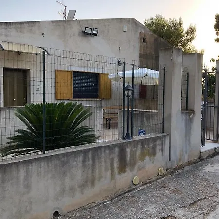 Alfonso Con Vista Mare